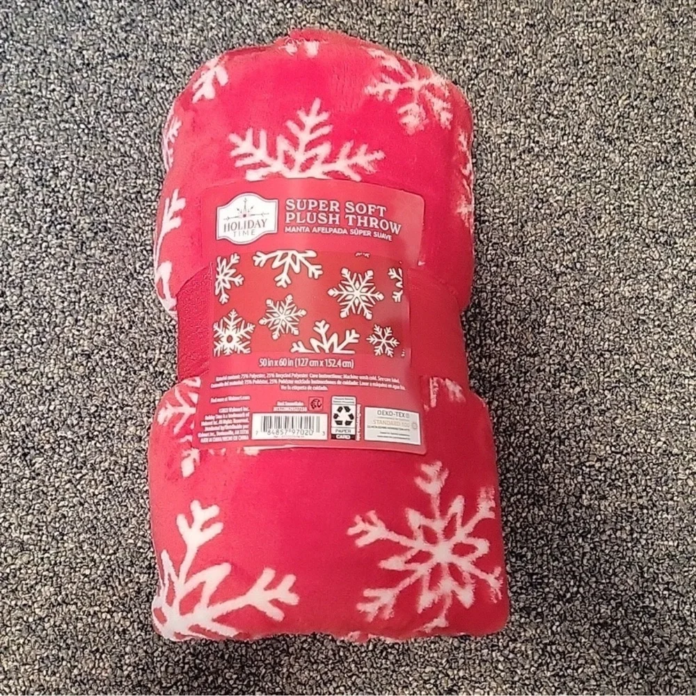 NIP Holiday Time Snowflake Super Soft Plush Fleece Throw Blanket 50x60